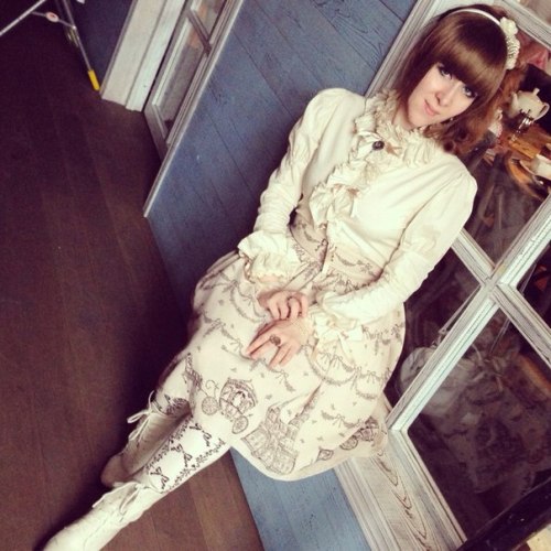 St.Valentine’s Sweet Lolita meet in St.Petersburg Blouse - Metamorphose Skirt, socks - Innocen