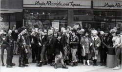 vaticanrust:  1970′s punks of London 