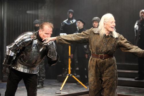 theatreisgoodforthesoul:Richard III Almeida Theatre, 2016Starring Ralph Fiennes and Vanessa Red