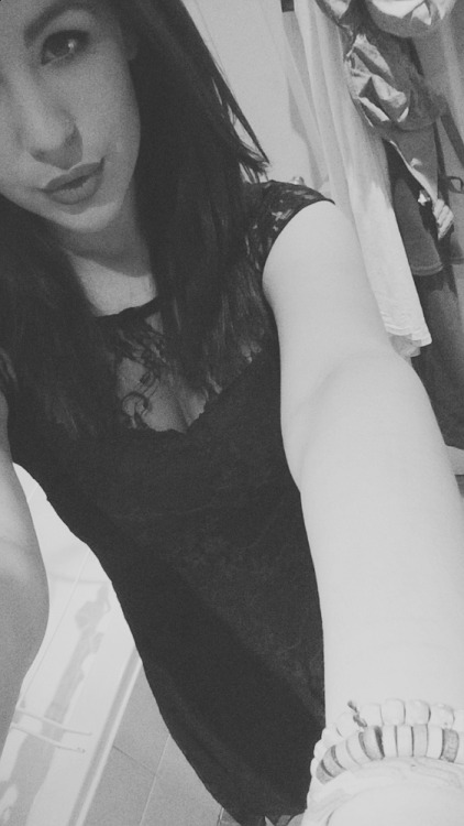 d1ssimilis:  bombvr:  xxx   you look amazing niamh
