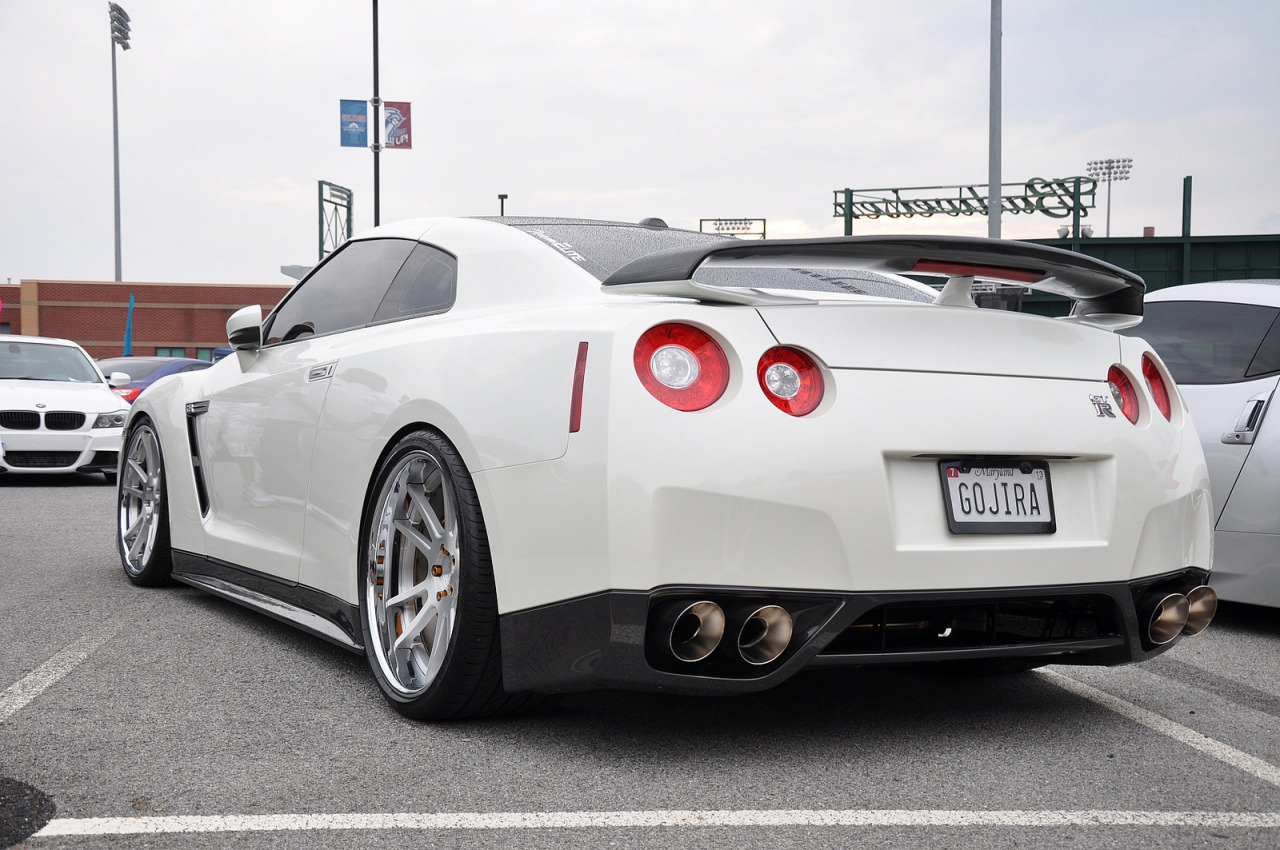 jdmlifestyle:  Tuner Evolution 2012 - GT-R Photo By: tehLEGOman  This car is local