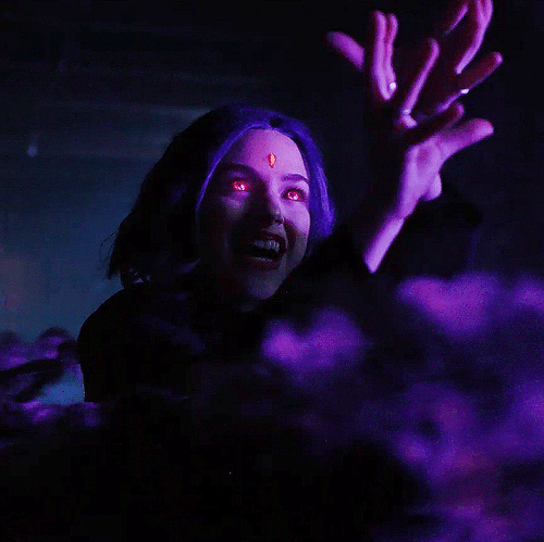 crownedcams:That witch they call… RAVEN!