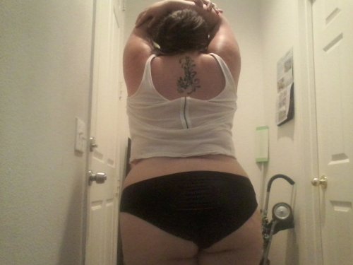 thick-curvy-love: Just one. #thick #bodypositive #embraceyourself :)