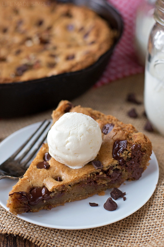 foodffs:  Browned Butter Chocolate Chip Skillet CookieReally nice recipes. Every