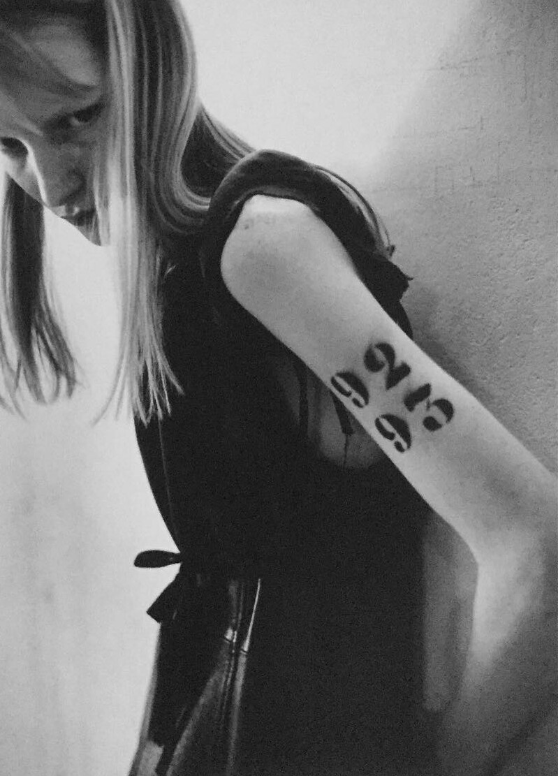 jinxproof:  Kirsten Owen | Martin Margiela S/S 1994© Mark Borthwick