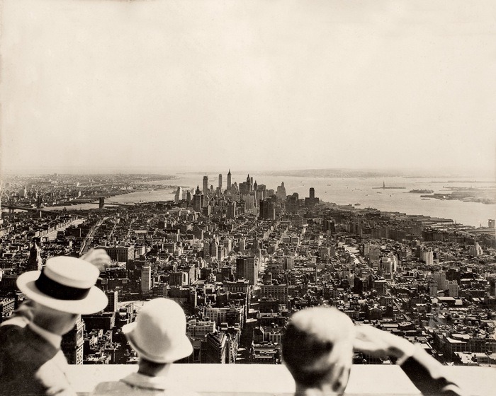 maudelynn:
“Atop the Empire State Building on Opening Day c.1931
”