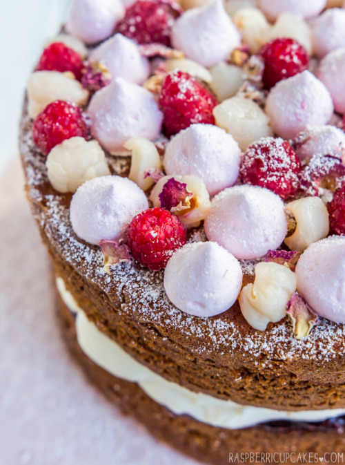 confectionerybliss: Raspberry, Rose and Lychee Sponge Cake | Raspberri Cupcakes