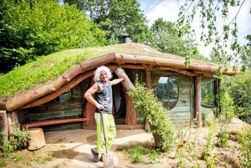 leaftooth:  chibi-glitch:  voiceofnature:    This beautiful hobbit house is located in   Krzywcza, Poland, and is called Hobbitówa. It was made by the polish architect Bogdan Pekalski, and is built out of natural materials with the cordwood technique. 
