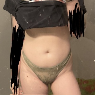 peach-belly:a 40 lb difference 🥵