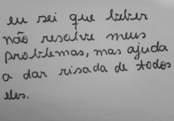 Enfrente, em frente.