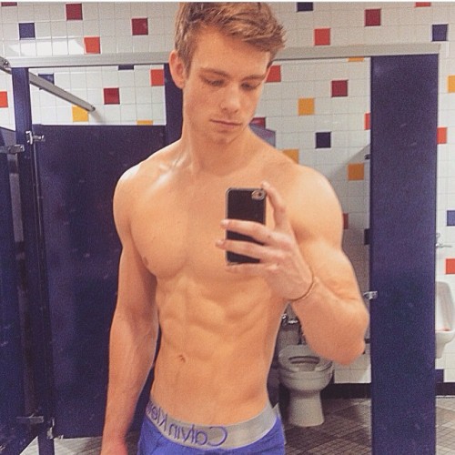 Sex dan-osborne:  Dustin McNeer + Selfies  pictures