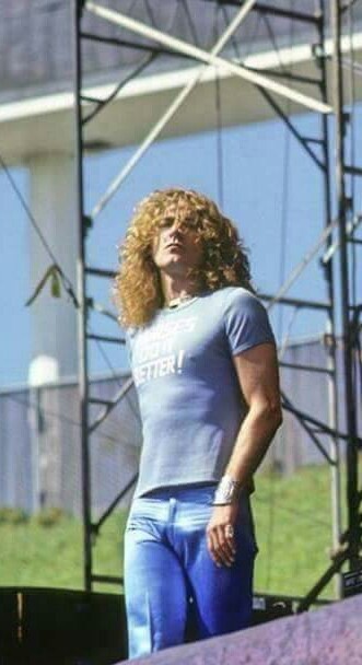 waywaydowninside:Beautiful Robert Plant, Oakland, CA 1977.