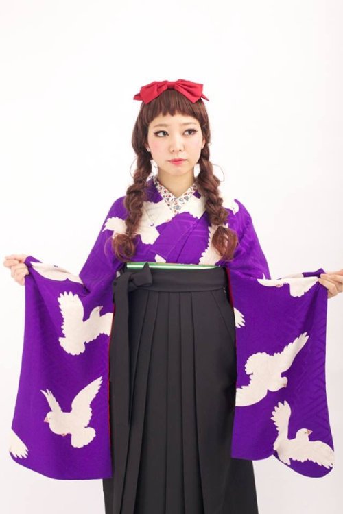 tanuki-kimono:Hato (doves/pigeon) over rich purple sayagata ground, vintage kimono seen on