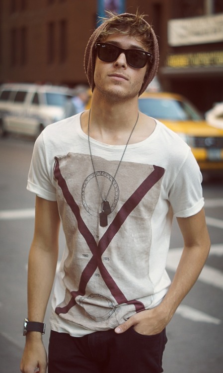 justthedesign:  Jeremy Sumpter, Ray Ban Sunnies adult photos