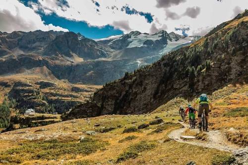 Trail from Madritschjoch towards Zufallhütte Martelltal By Mike . #mtbawesome #mountainbike #MTB #m