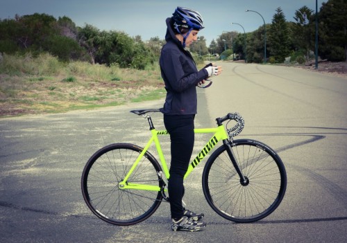 mari-musing: Fixie Thrills!clubathletica took her finished fixed build out on its maiden ride today,