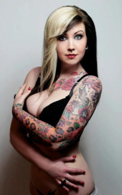 i-wish-i-had-this-on-my-body:  More here I Wish I Had This On