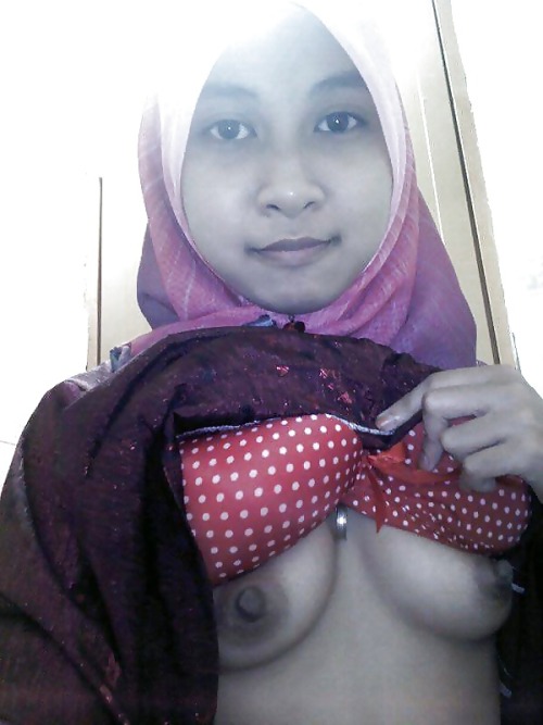 Porn photo lusty-hijab:  Syafiny