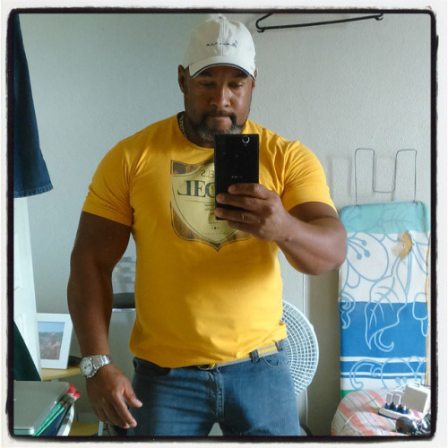 tastyblkman2:  Thick Daddy…