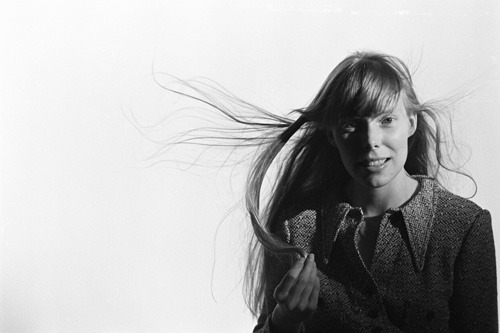 ilovejonimitchell: Joni Mitchell photographed in 1968