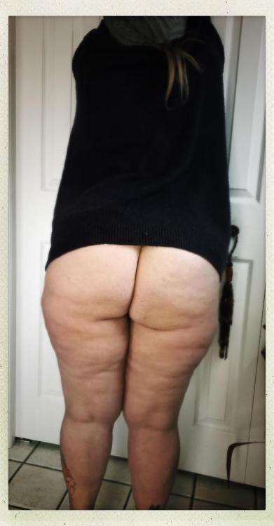 Porn Pics hugelovedezire:  Fat Ass, xpost r/ClairedeLune,