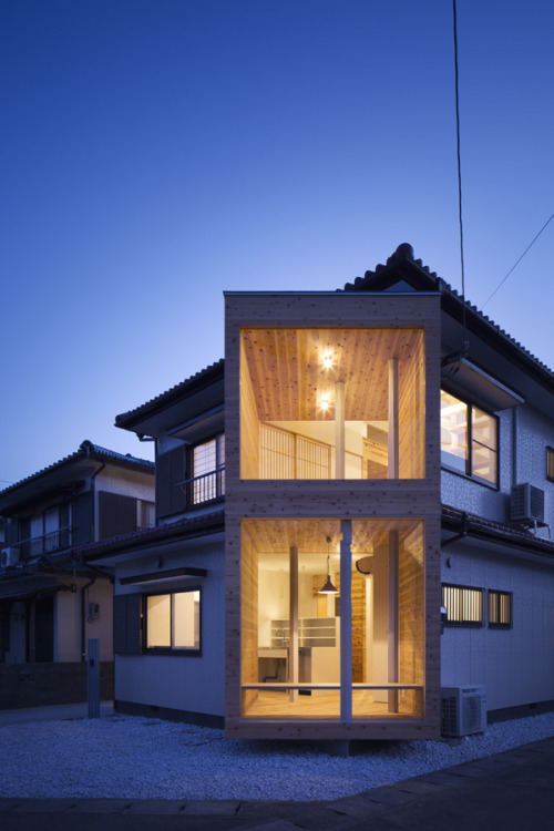 leibal: Box Glasses is a minimalist residence located in Tokushima, Japan, designed byContainer Desi