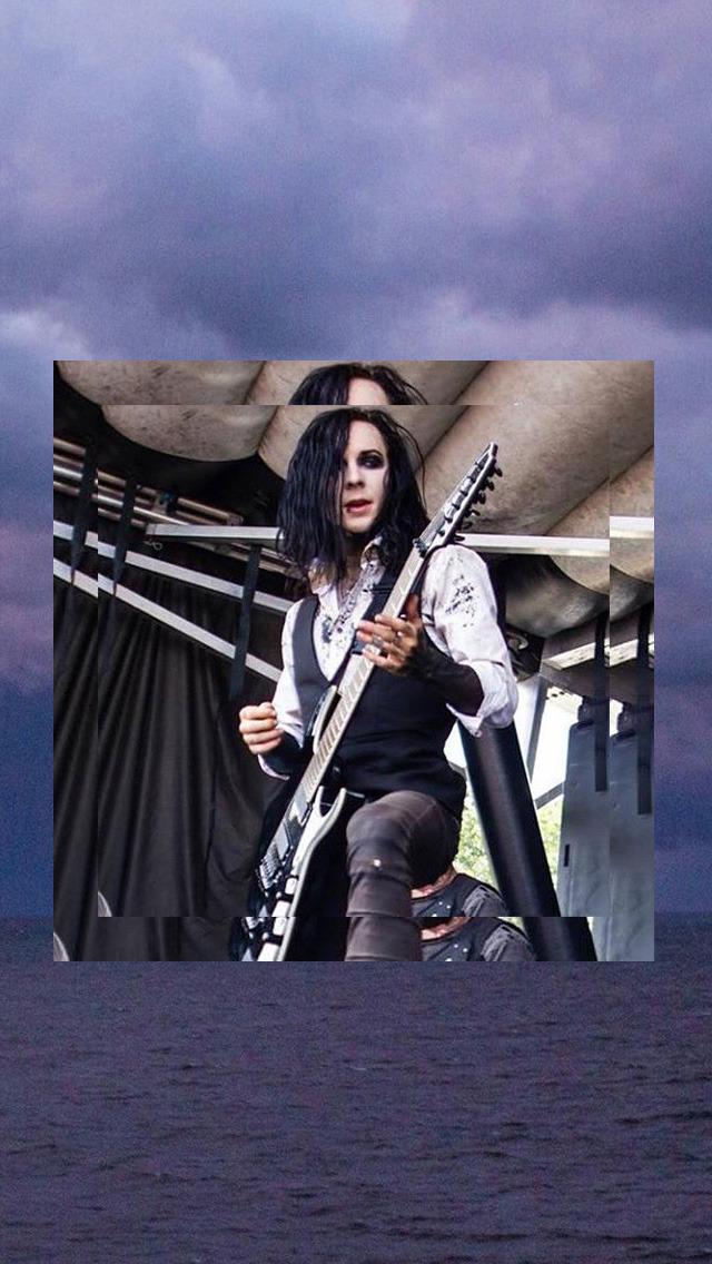 lock-screenss:  Requested Ricky Horror/Chris MotionlessLike or reblog if you’re