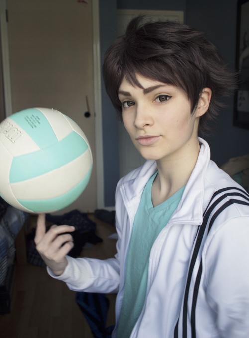 criedwolves:oikawa costest!! i relate to him a lot and he’s definitely one of my favourite characters from haikyuu!!, so cosplaying him is really fun. the wig is from circusdoll and i’m in love with it! (you can use my code “criedwolves” for