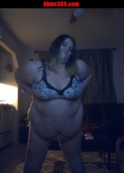 lovebiggorgeousgirls:  Love BBWs? So do we!  Reblog if you think she’s Sexy and would like to bed her now!