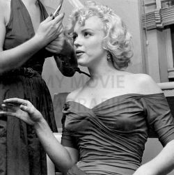 alwaysmarilynmonroe:  Marilyn having her hair done for the premiere of Monkey Business in August 1952. 