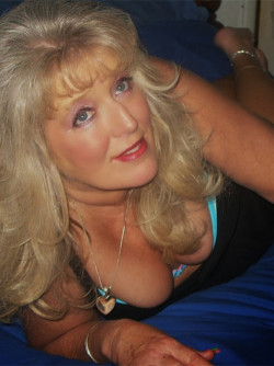 hotgrannysluts:  Randy old slut in  Oldham