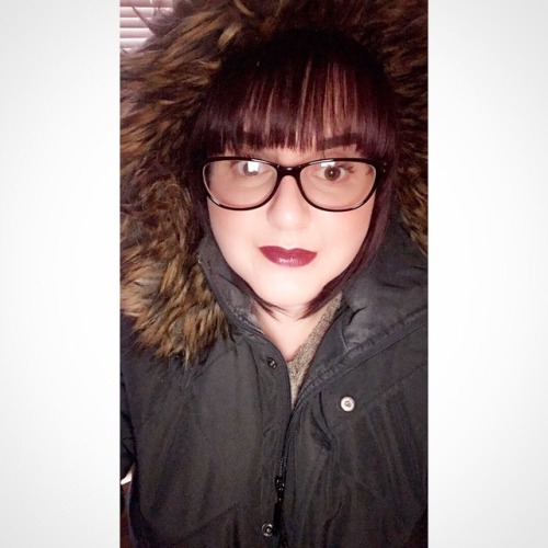 prettytoesandhose: I felt extra vampy today wearing such a deep red lipstick. But I think I toned th
