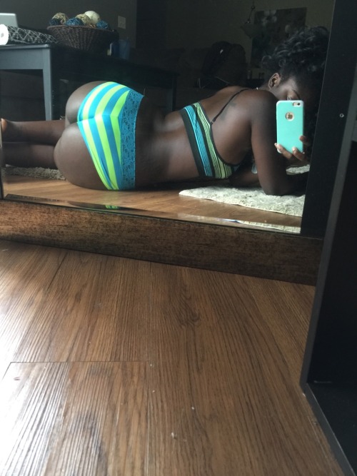 mistermixxx:  onlybestebonyteens:  the-black-temple:  23 & stretch marked …  