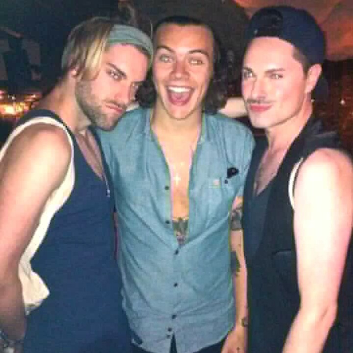 stuckinstylinson:  Harry + Men