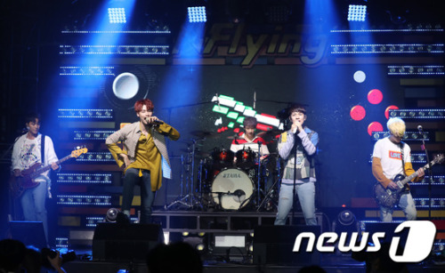 170802 THE REAL: N.Flying comeback showcase (1)cr: news1