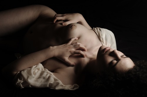 marlowraemodel:  fevers | Victor Images 2014