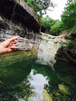 higheramerica:  The smoke spot! Who wants to join!?