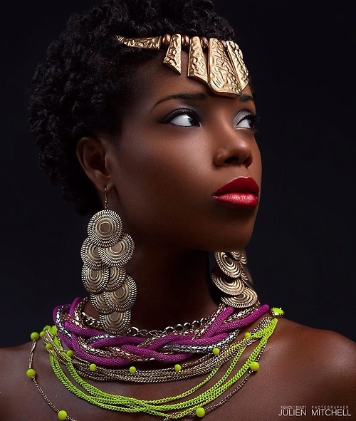 bestofebonygirls:  Beautiful black girl has necklaces, big earings…