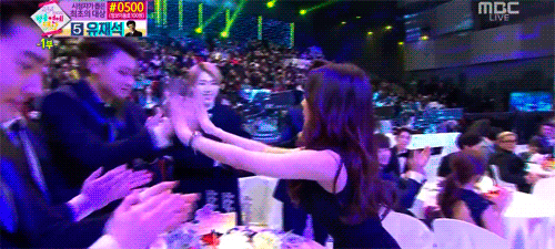 michiko-malandro:express99:sunny ignoring that homophobic piece of trash zico is my favorite moment 