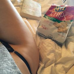 Snacking in bed 🙈 by leannadecker_