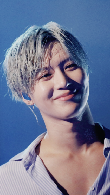 『TAEMIN』saved? reblog or like© fantaken owners