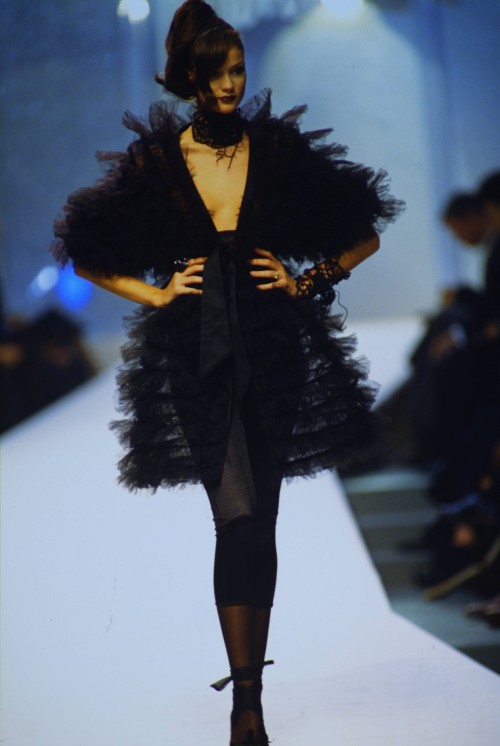 Claude Montana Ready-To-Wear Spring/Summer 1996Model: Ines Rivero