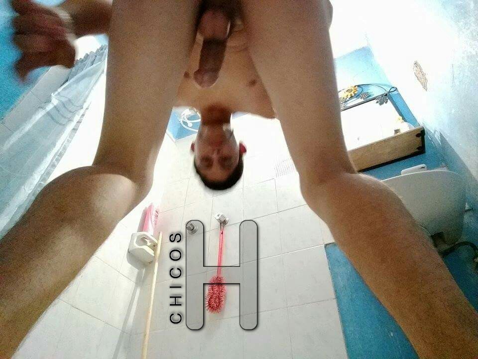 lavidacorta:  andycollado:  monitaflores:  quemazonespeta:   chicoshornys: Norberto,18