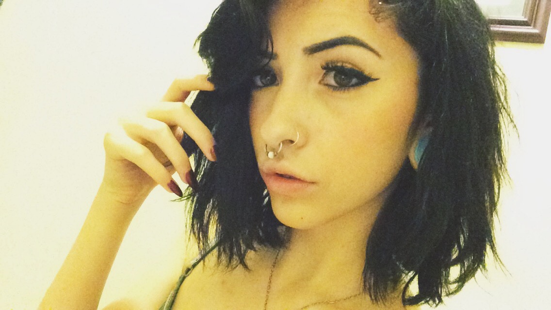 satans-c1it:  snapchat selfies??