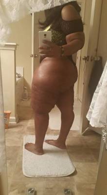 Thick women/ BBWs