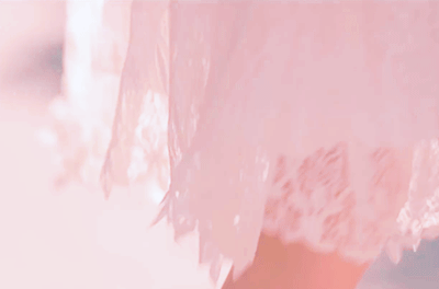 solosuho:  When I look at you Pink foundationsAll starts blushing my red two cheeksCan you hear my heart runningOh you oh youI’m Your Flower Flower Flower   (♕)     