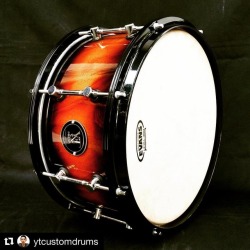 drummers-corner-group:  #Repost @ytcustomdrums  ・・・ 13x7 True Solid Mahogany in Gloss finish with Black stain faded! Its dressed up with black aluminium cast hoops, chrome over brass tube lugs, nylon washers for the tension rods, Evans power center