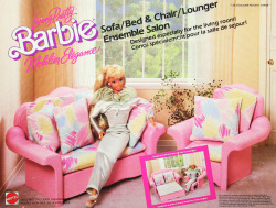 fyretrobarbie:Living Pretty Barbie Sofa/Bed &amp; Chair/Lounger Set (1987)