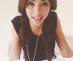 Very seXXXy, very cute!! Should a bit her lower lip instead of her tongue!!