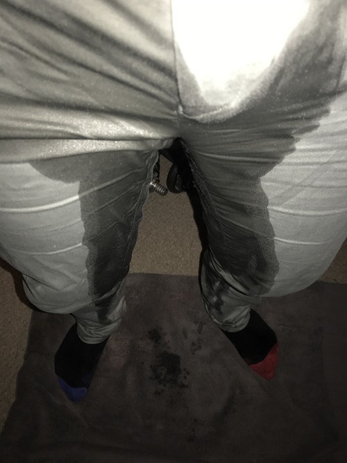 Porn keepcalmpisspants: Pissed my work trousers photos